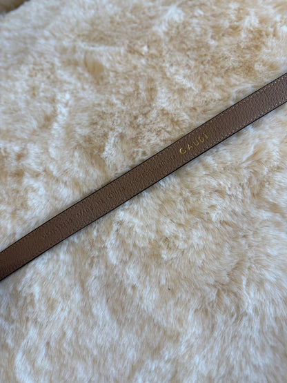 Cintura nera con fibbia a catena