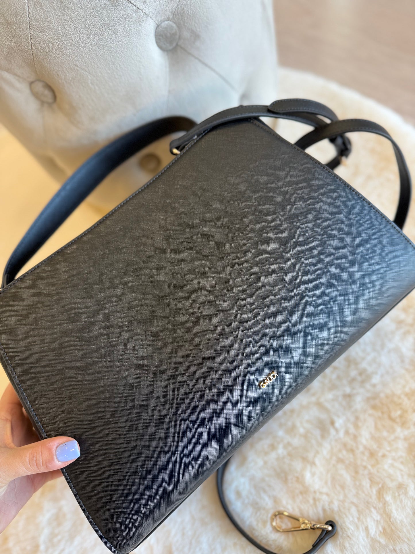 Borsa top handle nera in similpelle