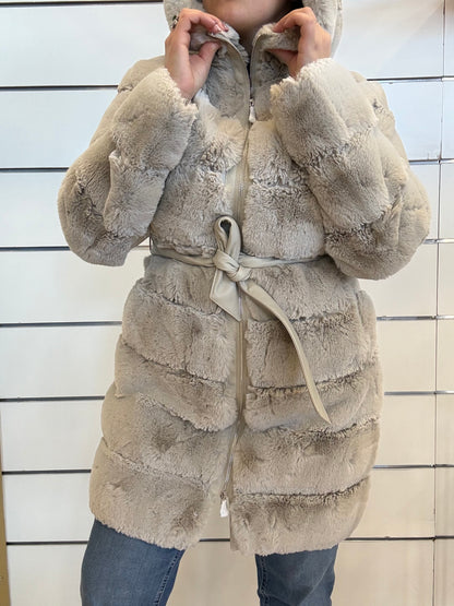 Ecopelliccia con dettagli in ecopelle