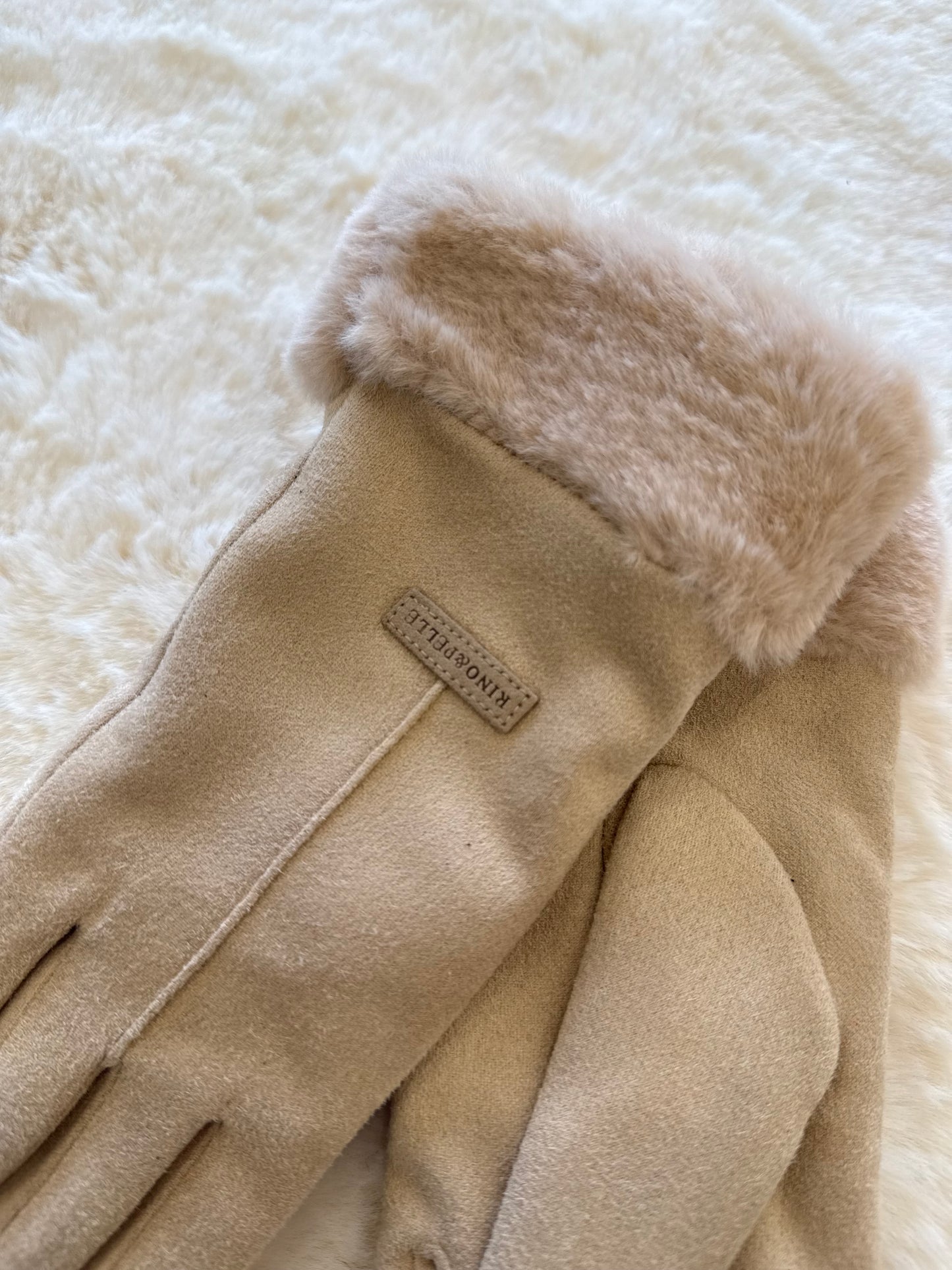 Guanti con dettaglio in ecopelliccia