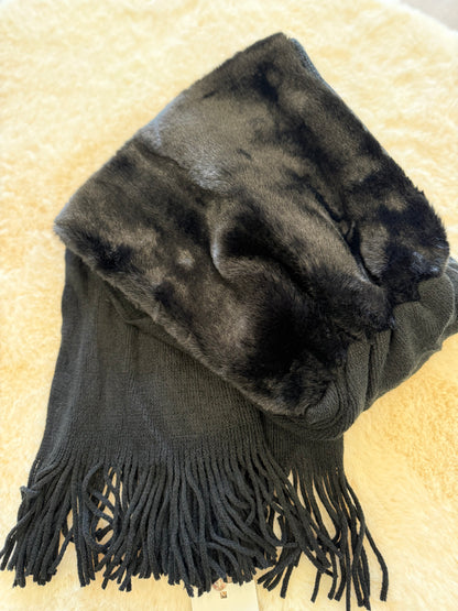 Sciarpa con dettaglio ecopelliccia