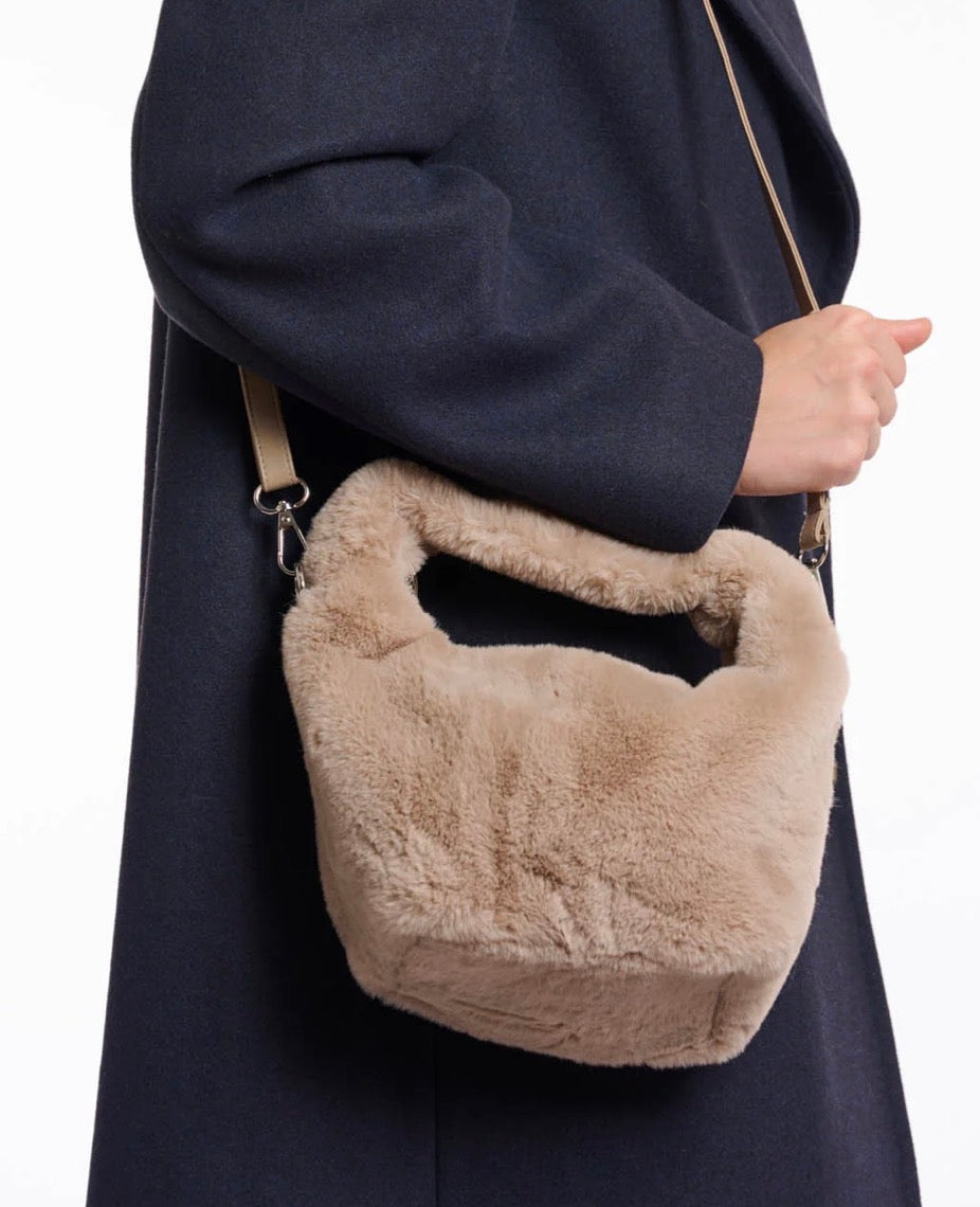 Mini bag in ecopelliccia beige