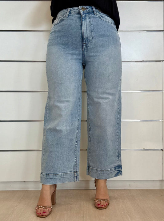 Jeans lavaggio chiaro con risvolto