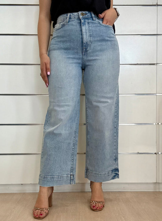 Jeans lavaggio chiaro con risvolto