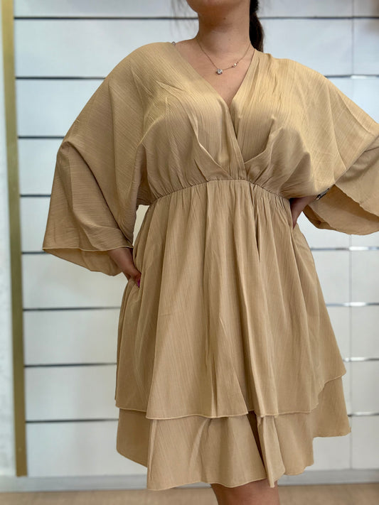 Abito in stile kimono beige manica lunga con scollo a v e cintura regolabile