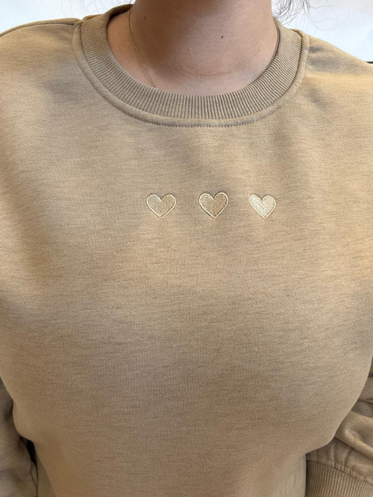 Felpa girocollo con cuoricini