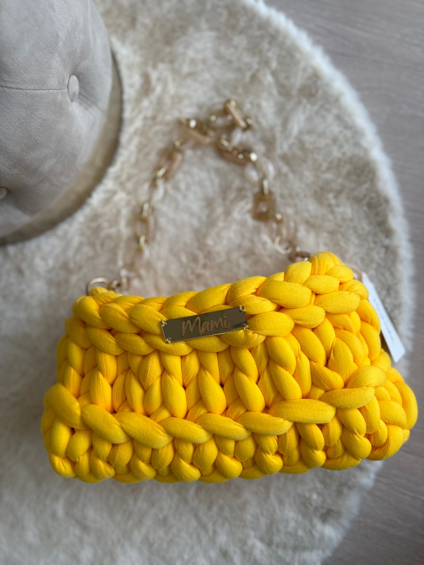 Borsa a mano Mamì in giallo Marshmallow con design intrecciato e manico a catena
