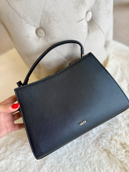 Borsa top handle nera in similpelle di Gaudì con design elegante e manico robusto