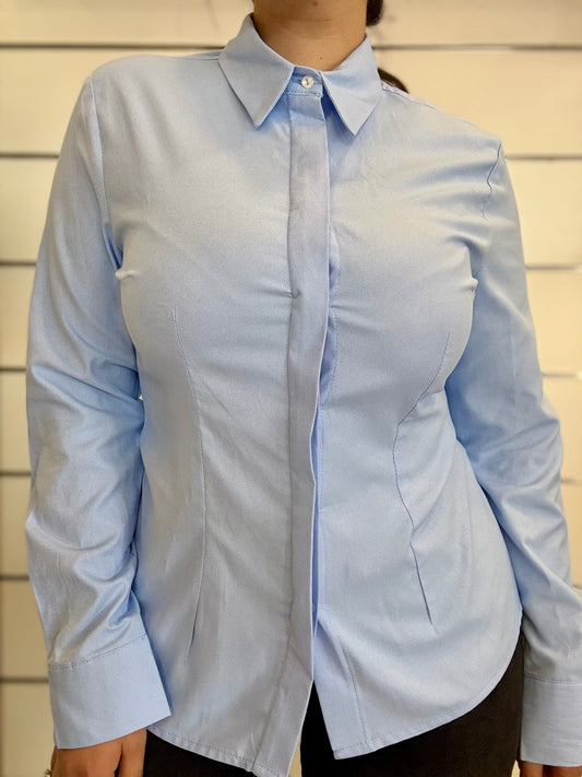 Camicia aderente azzurra di ECO con maniche lunghe e design elegante per un look sofisticato
