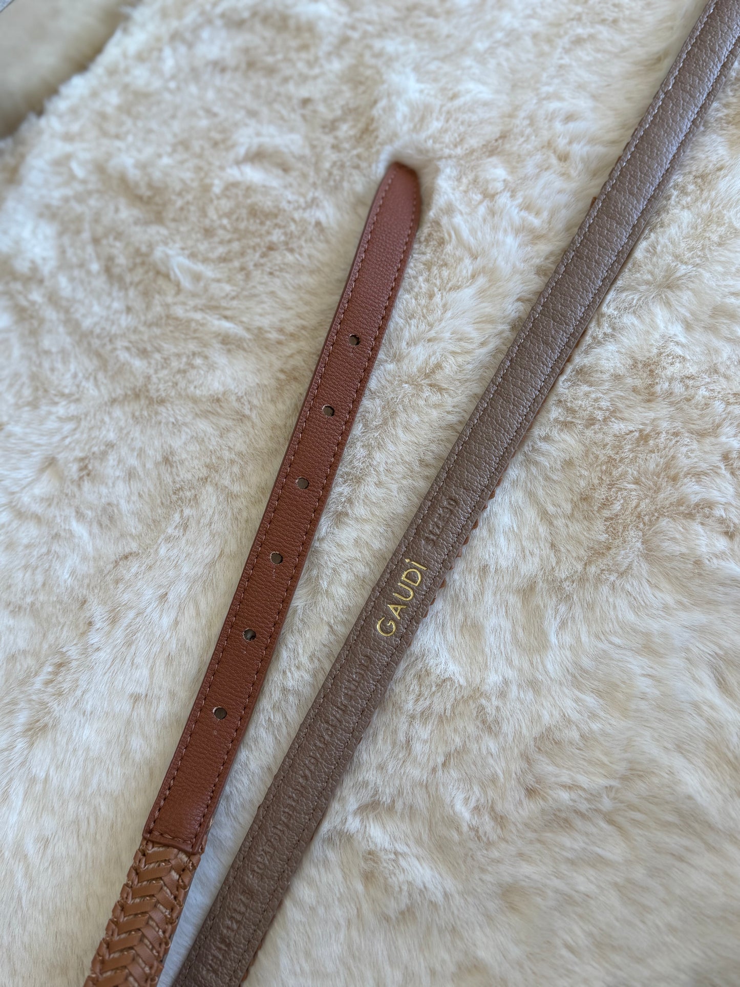 Cintura marrone intrecciata 2 cm di Gaudì, elegante e versatile per ogni outfit
