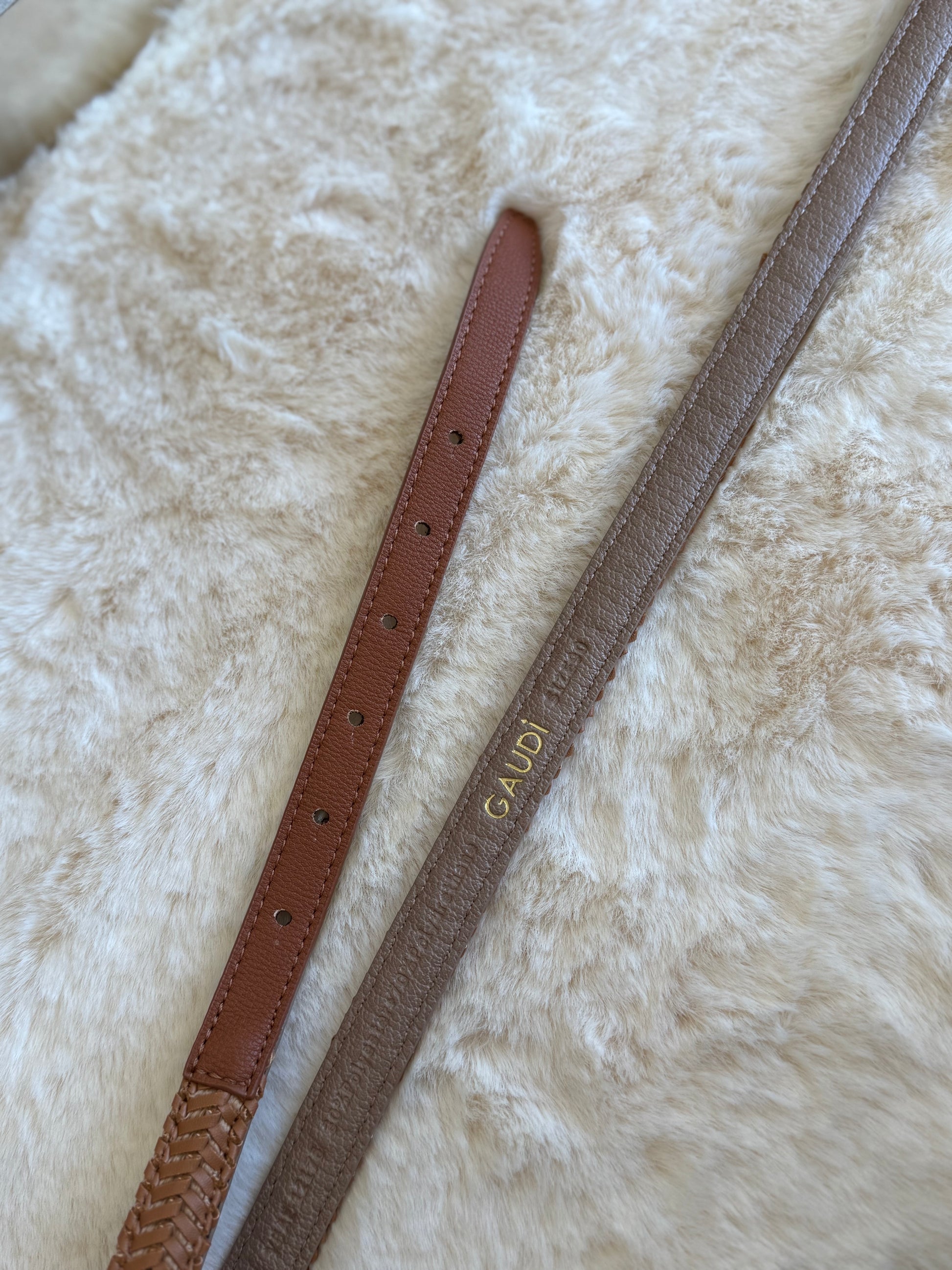 Cintura marrone intrecciata 2 cm di Gaudì, elegante e versatile per ogni outfit