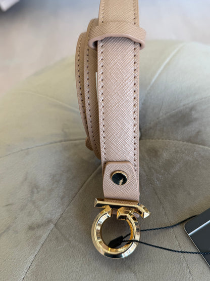 Cintura elegante Gaudì in tonalità beige con dettaglio dorato perfetta per un cofanetto regalo elegante