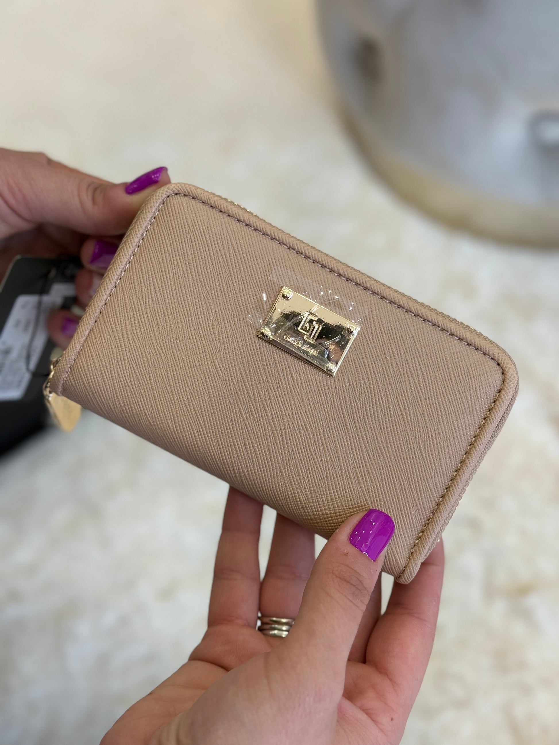 Portafoglio Gaudì elegante in pelle beige con chiusura dorata, cofanetto regalo elegante