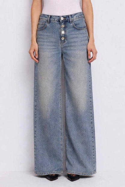 Jeans larghi con bottoni gioiello