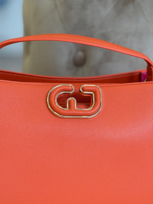 Borsa a mano e tracolla arancione Gaudì con dettaglio elegante in metallo