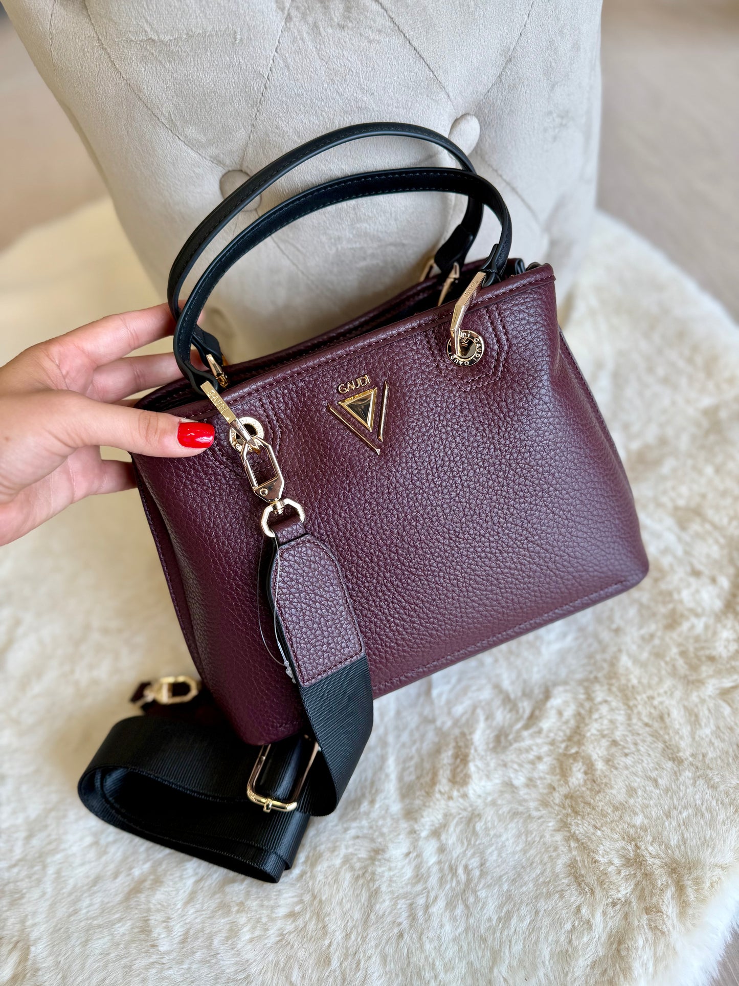 Borsa top handle vinaccia in similpelle di Gaudì con manici neri e tracolla rimovibile