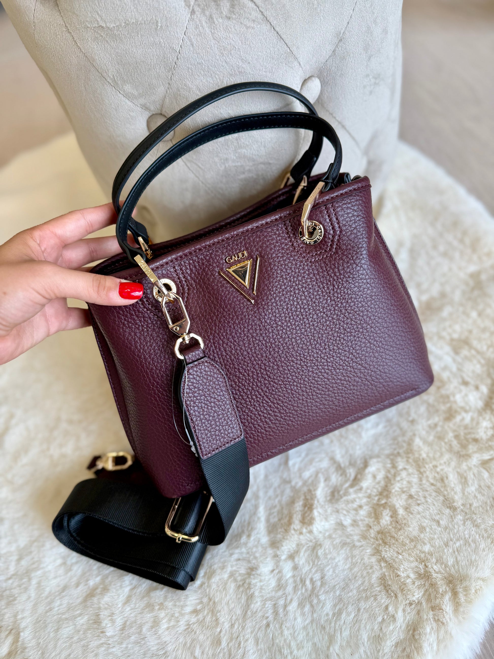 Borsa top handle vinaccia in similpelle di Gaudì con manici neri e tracolla rimovibile