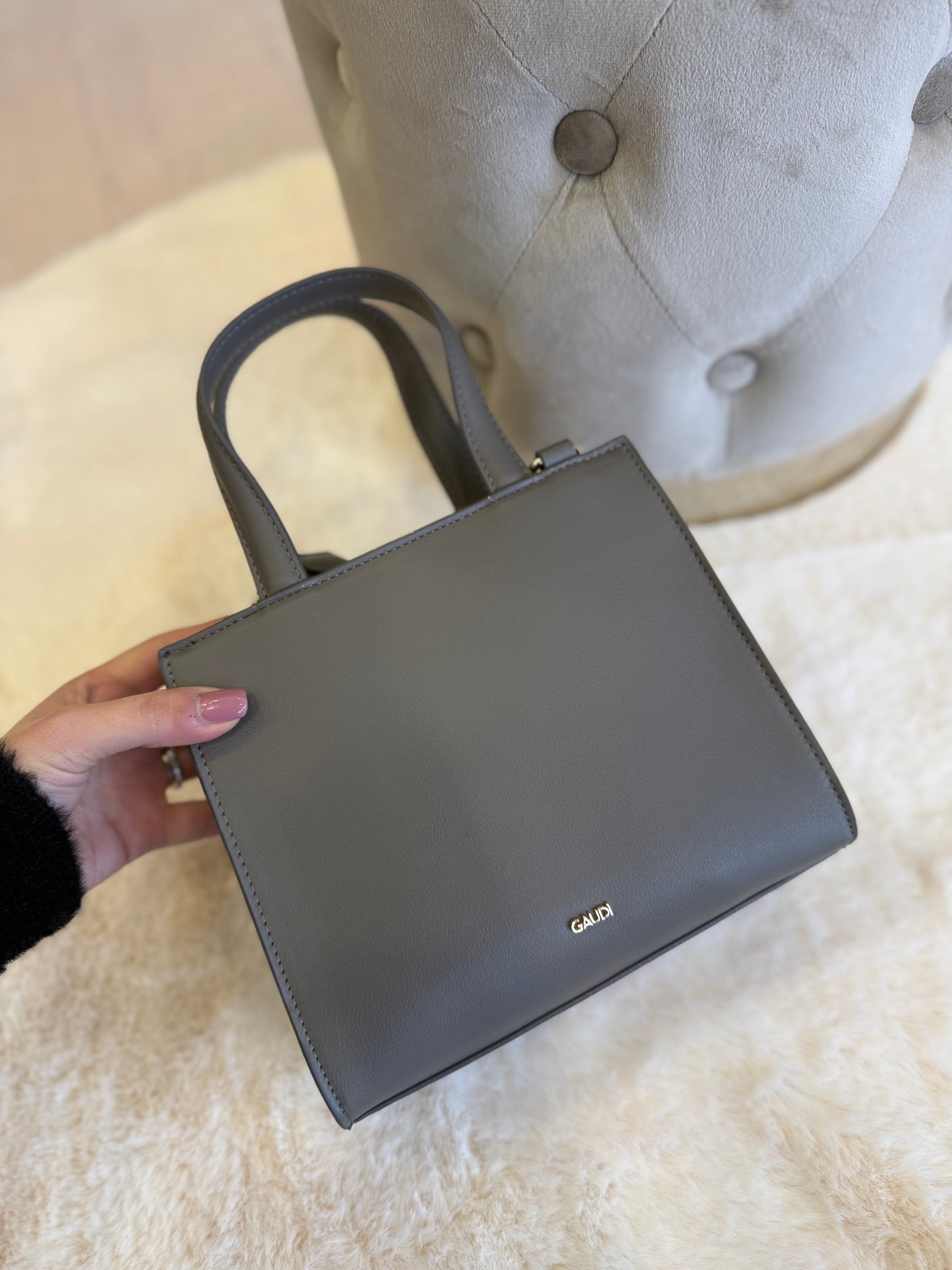 Mini shopping bag grigio con logo, elegante borsa mini di Gaudì ideale per ogni occasione