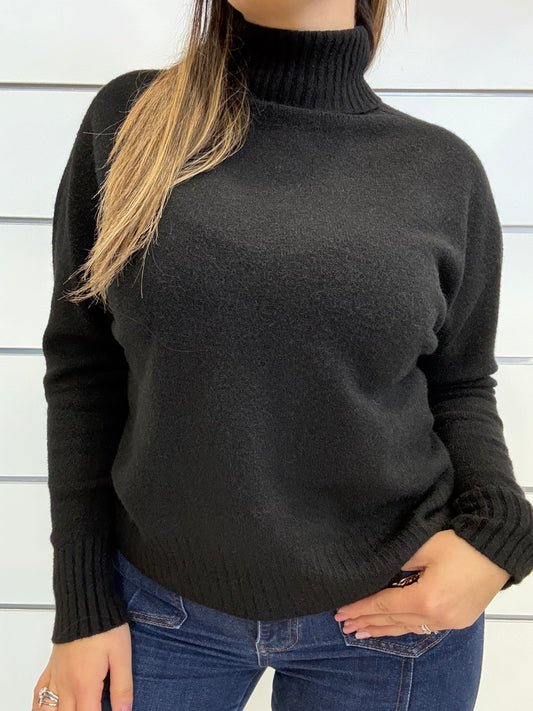 Golfino nero ECO con collo alto e maniche rigate, perfetto per un look elegante e alla moda