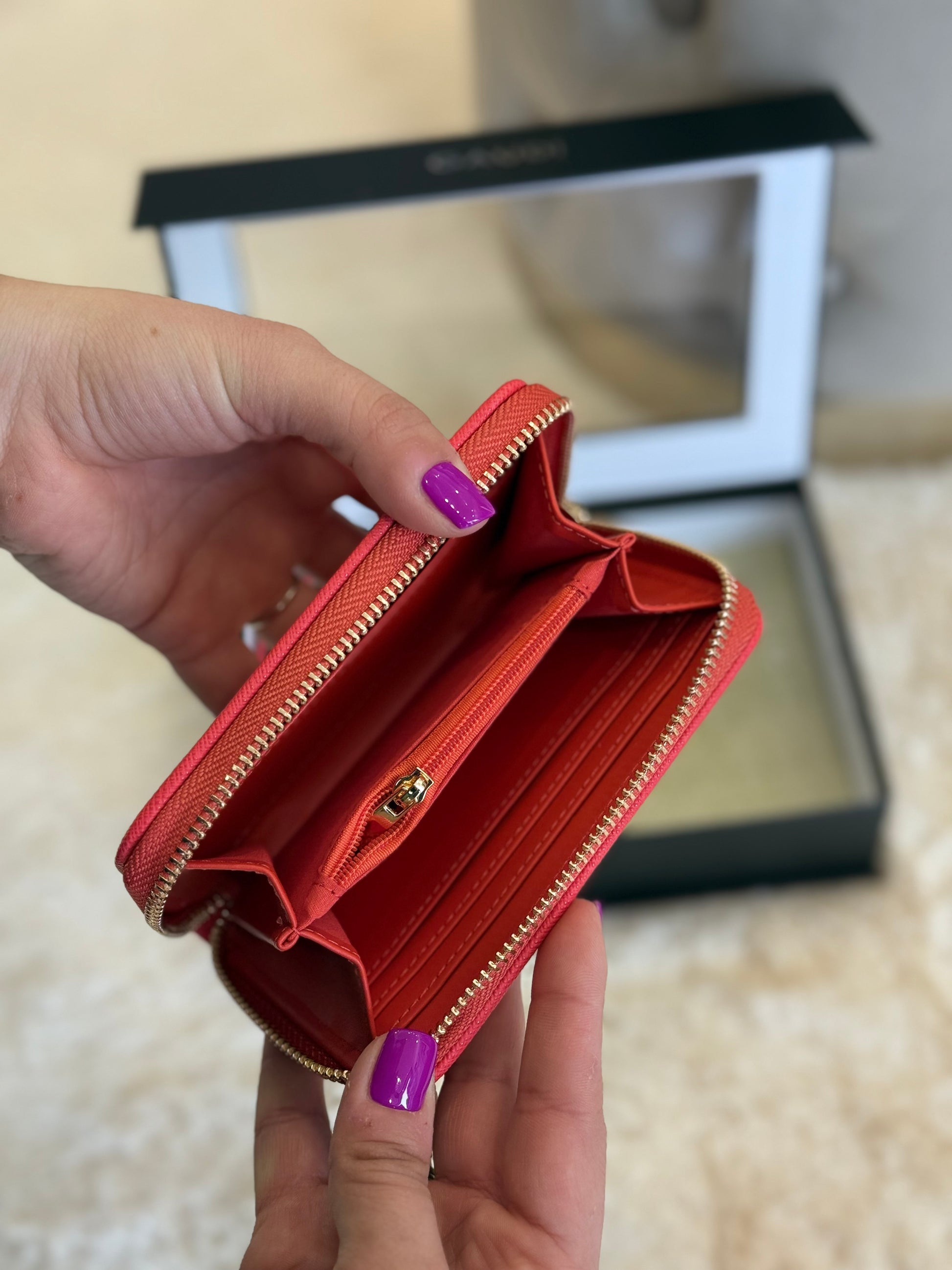 Portafoglio rosso Gaudì con cerniera, ideale per un'idea regalo donna raffinata