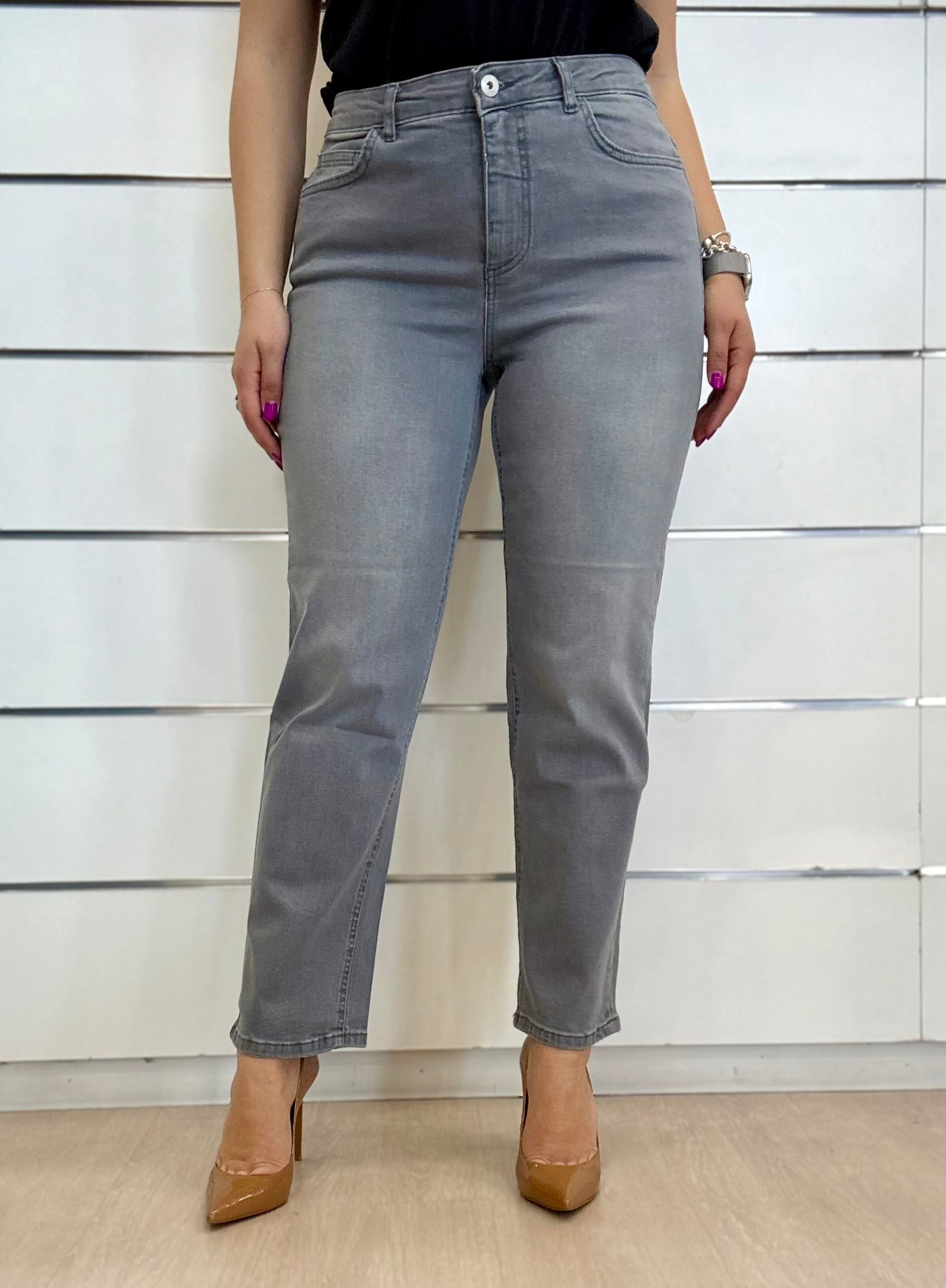 Jeans carrot grigio ICHI con vita alta e taglio svasato per un look moderno