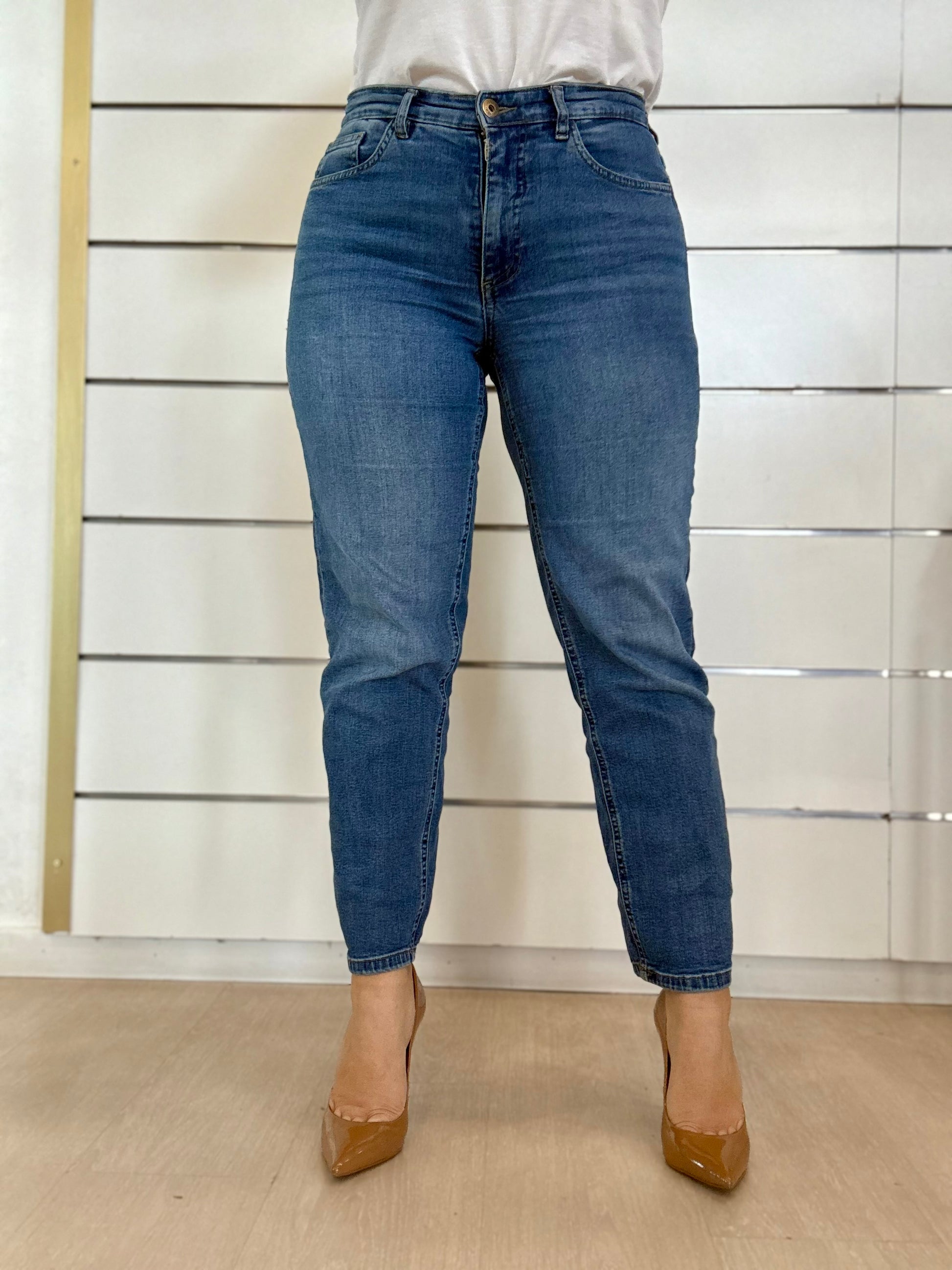 Jeans carrot lavaggio scuro di ICHI con taglio moderno e vestibilità comoda per ogni occasione