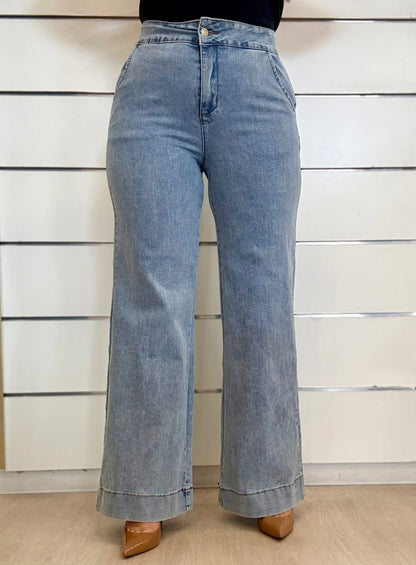 Jeans larghi a vita alta in lavaggio chiaro di Molly Bracken con taglio classico e orlo svasato