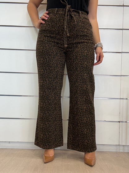 Jeans maculato di Molly Bracken con vita alta e design a gamba larga per uno stile unico