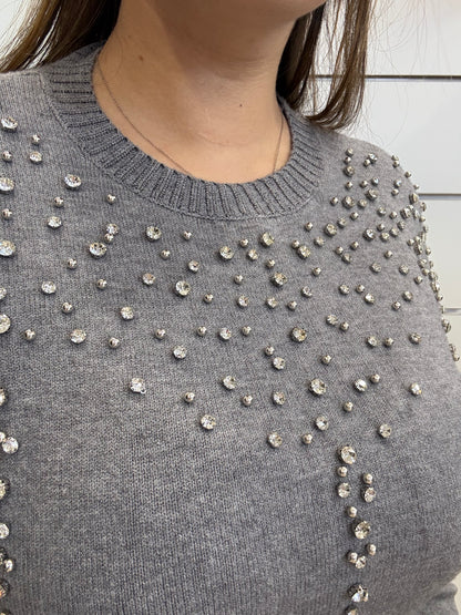 Maglioncino grigio ECO con decorazioni in Swarovski per un look elegante e distintivo