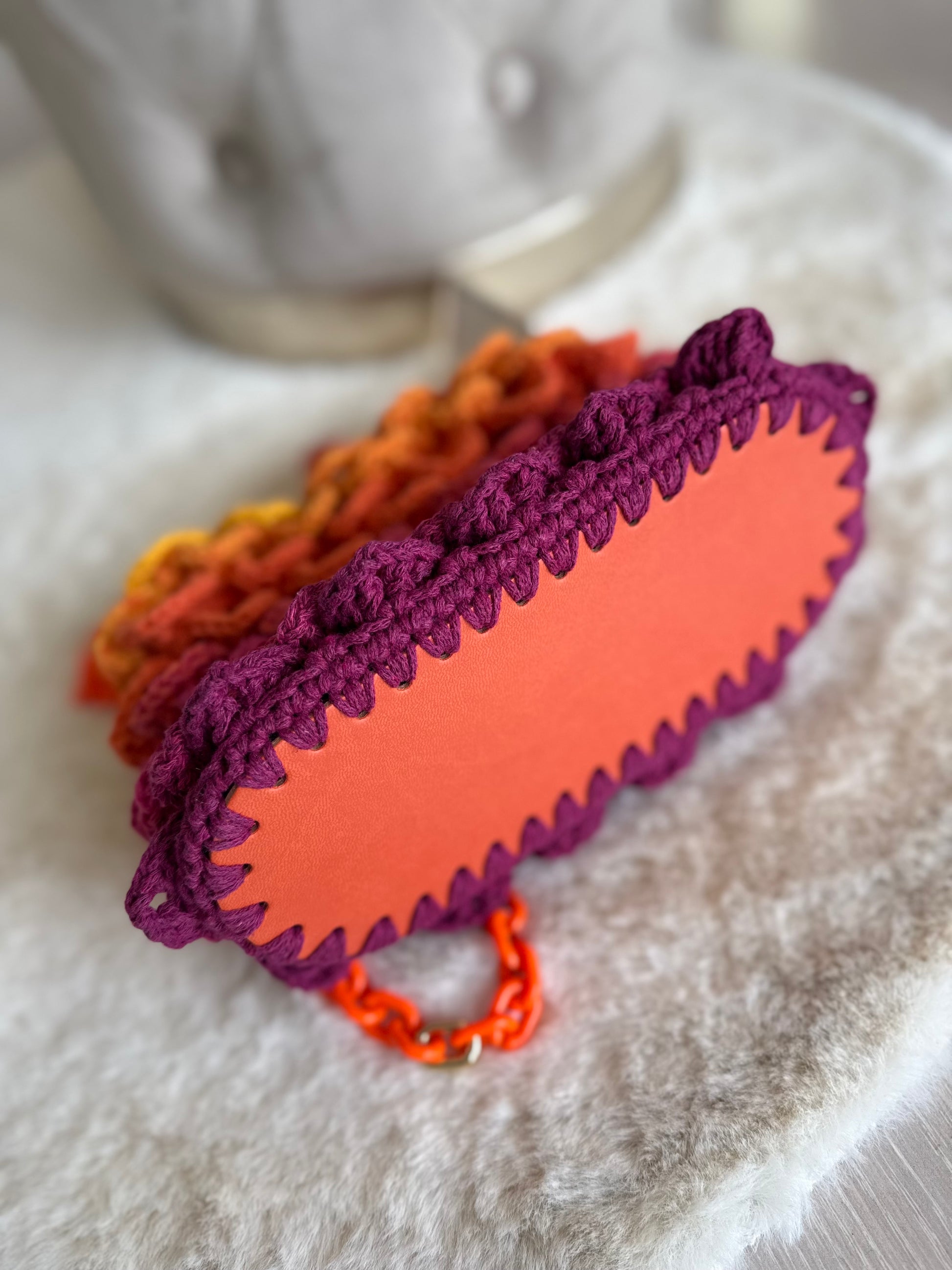 Borsa a mano Mamì Modello Coccodrillo in colori vivaci con manico a catena