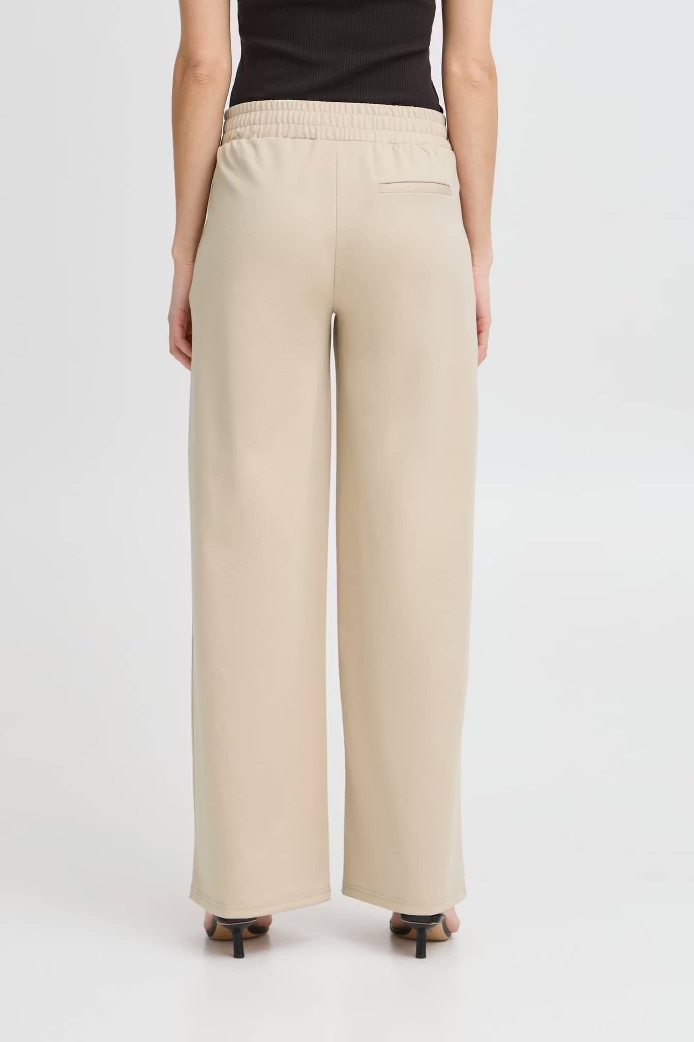 Pantalone largo beige ICHI con vita elastica e taglio ampio, perfetti per un look casual e elegante