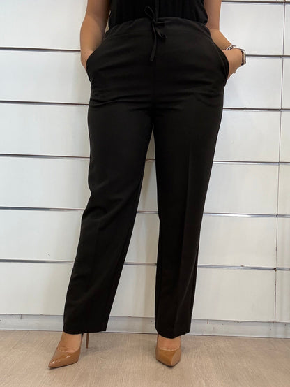 Pantalone nero a gamba dritta con elastico di Gaudì con tasche laterali e cintura regolabile