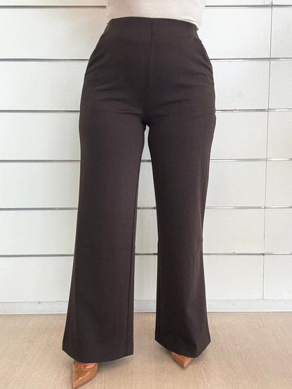 Pantalone palazzo a vita alta cioccolato dal taglio elegante, perfetti per outfit quotidiani e formali