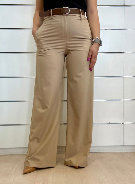 Pantalone tortora a vita alta con elastico in vita e cintura marrone, pantaloni eleganti con tasche laterali.