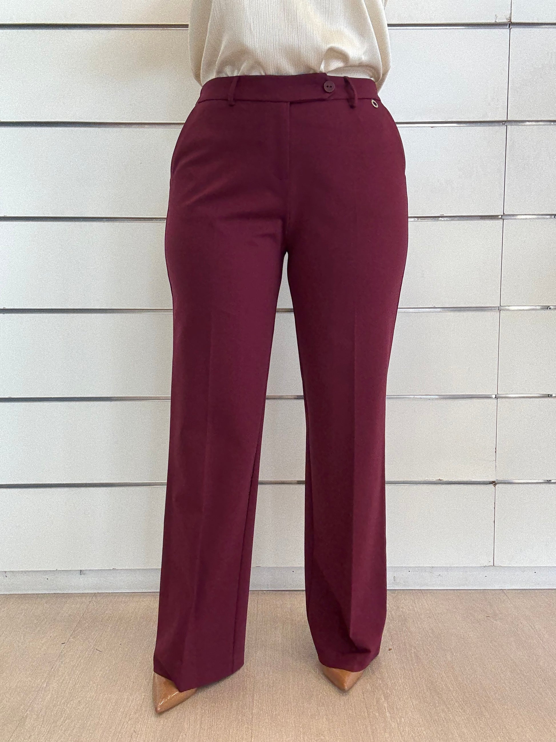 Pantalone vinaccia a gamba dritta ECO con vestibilità elegante per ogni occasione