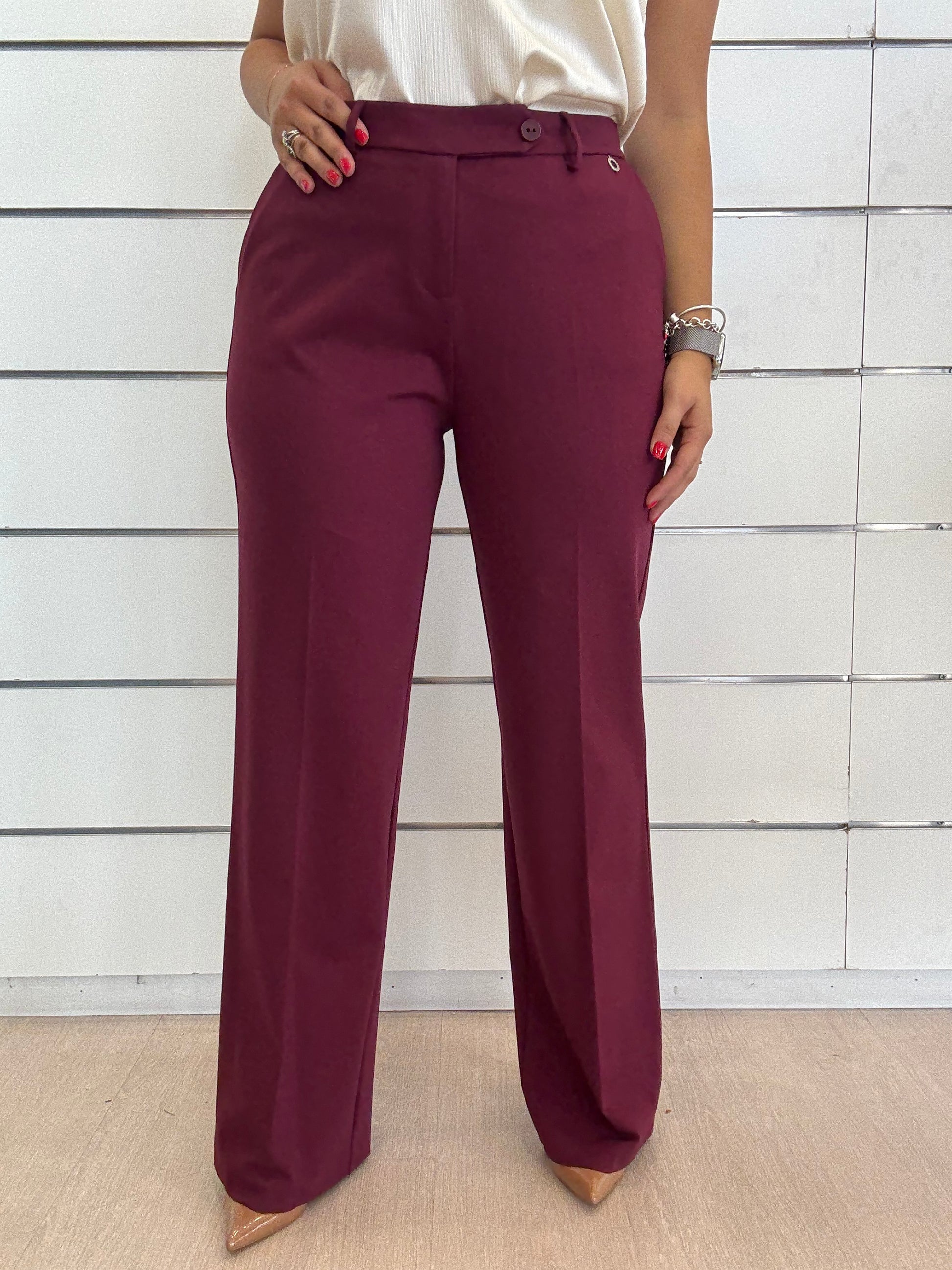 Pantalone vinaccia a gamba dritta ECO con cintura alta e tasche frontali