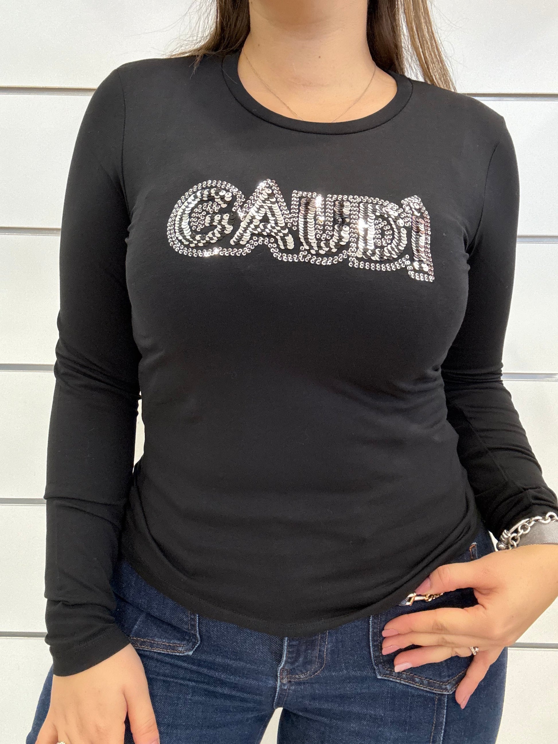 T-shirt nera donna con strass del marchio Gaudì, modello a maniche lunghe con logo brillante