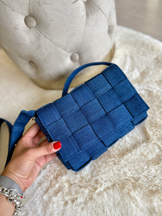 Tracollina di Jeans ICHI in blu con design intrecciato, perfetta per un look casual e alla moda